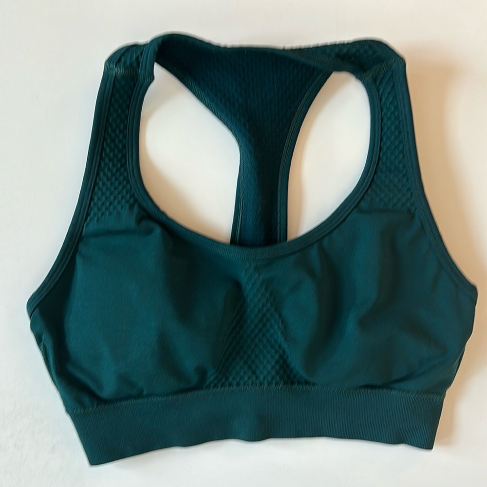 Alphalete sports bra